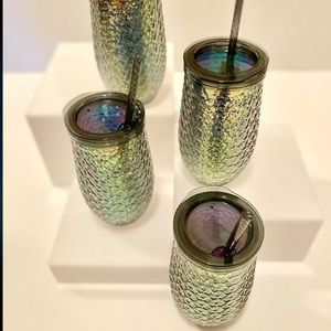 Set of 4 iridescent wine tumblers. Brand new